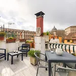 Linhouse Apartment